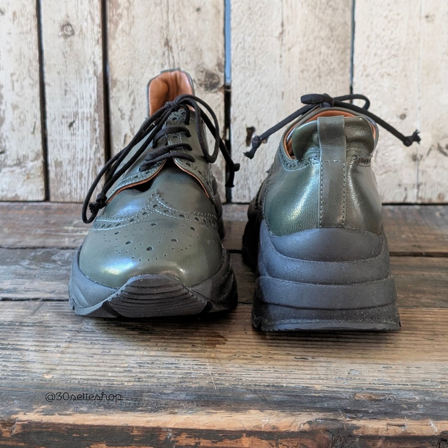 ANGELICA Sneakers da donna con punzonatura Brogue e suola chunky in nappa verde bottiglia