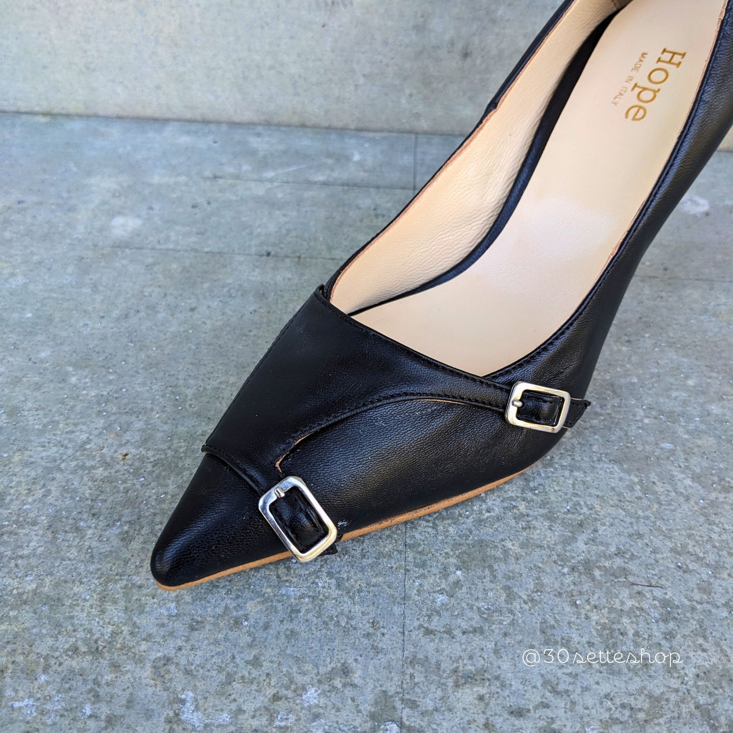 gabry-decollete-con-tacco-7-pelle-nero-e-fibbie