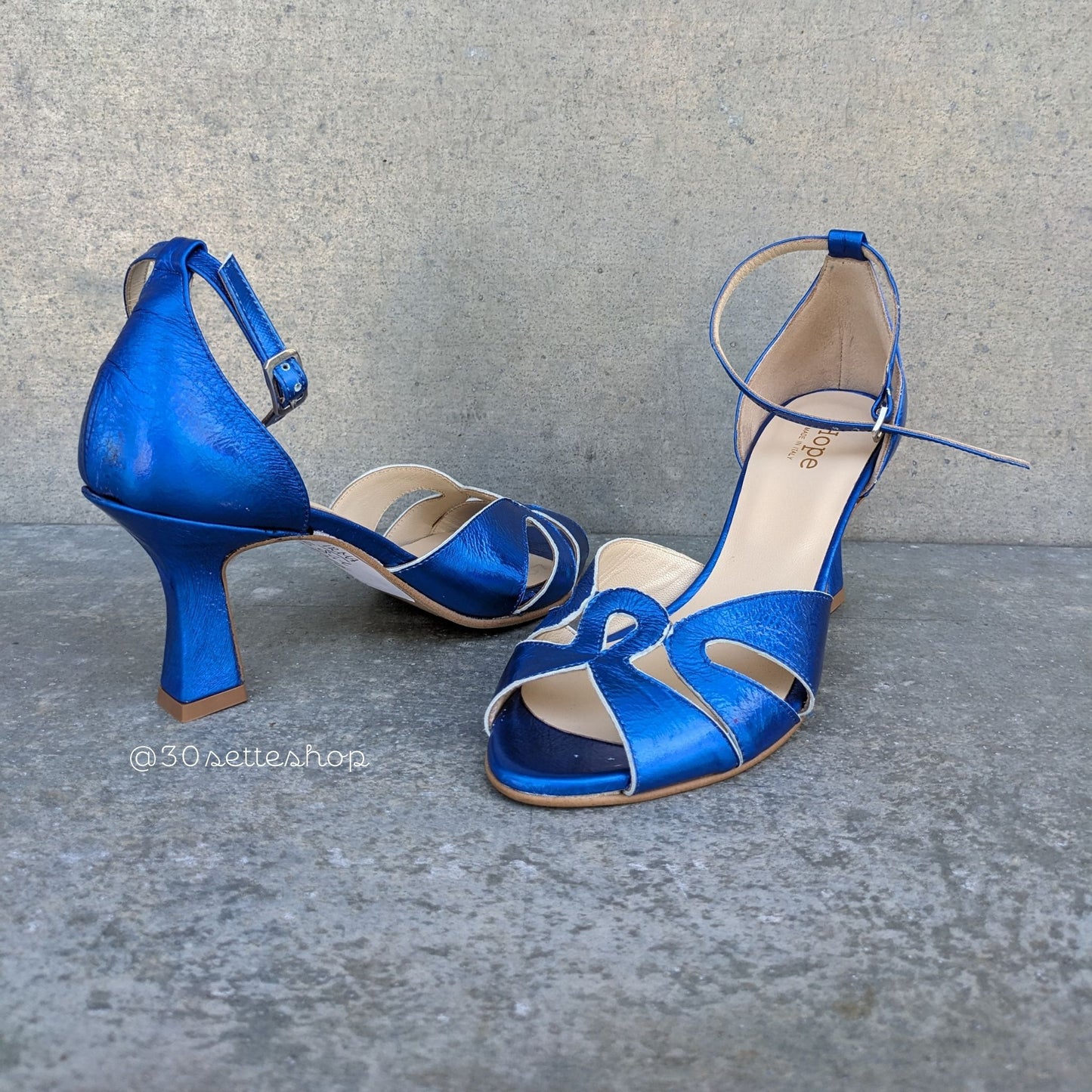 irma decollete con tacco 7 cm a rocchetto pelle blu elettrico