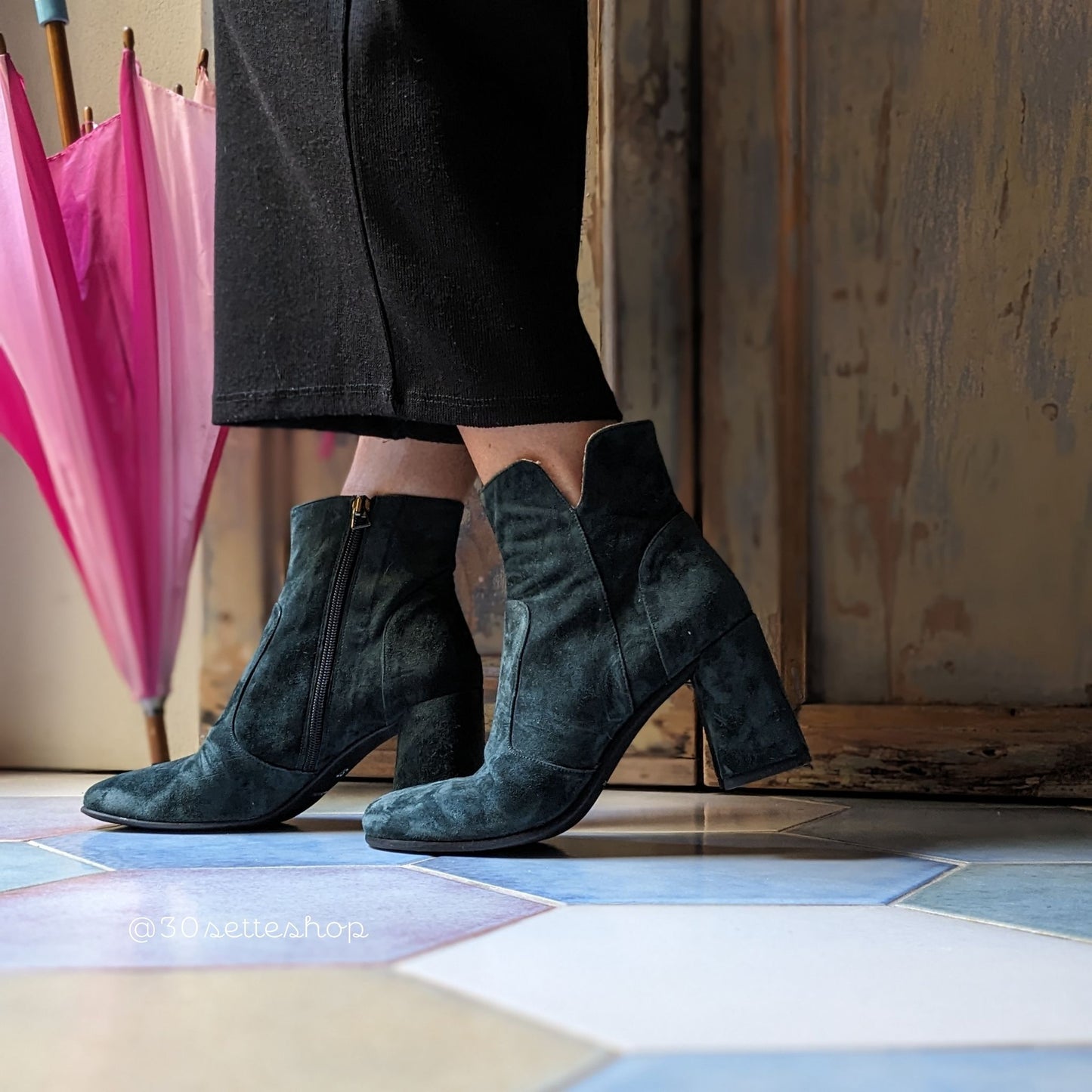 KIMI Stivaletto con tacco largo di 70mm in camoscio bottiglia