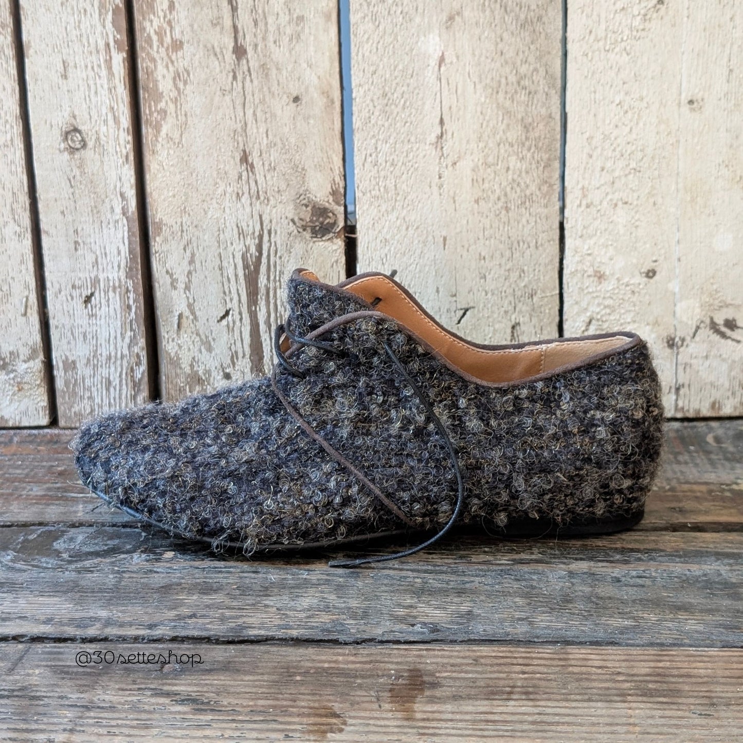 MIRANDA Scarpa bassa e stringata modello derby in tessuto bouclé lanoso grigio