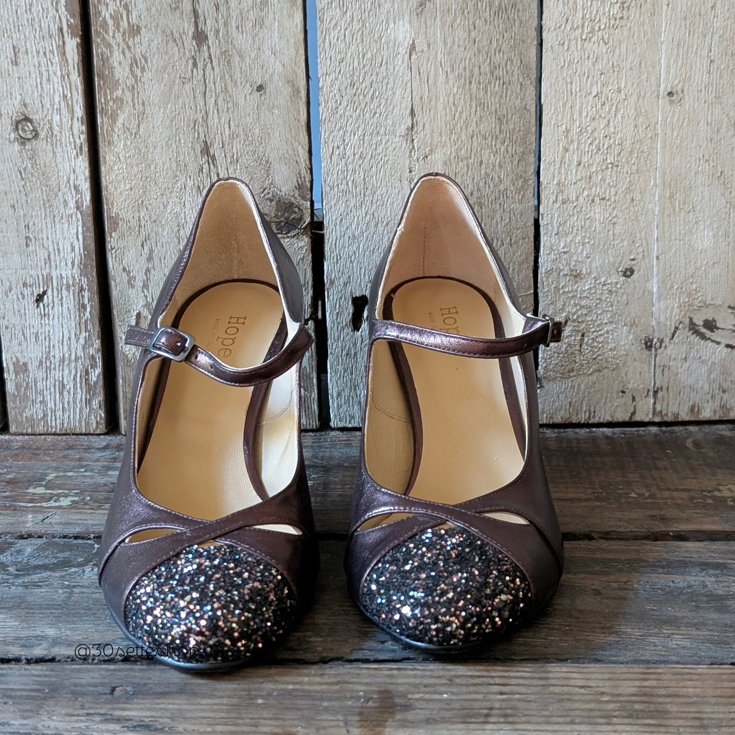 TERRY Décolleté Mary Jane con tacco sottile di 70 mm in laminato testa di moro e glitter moro