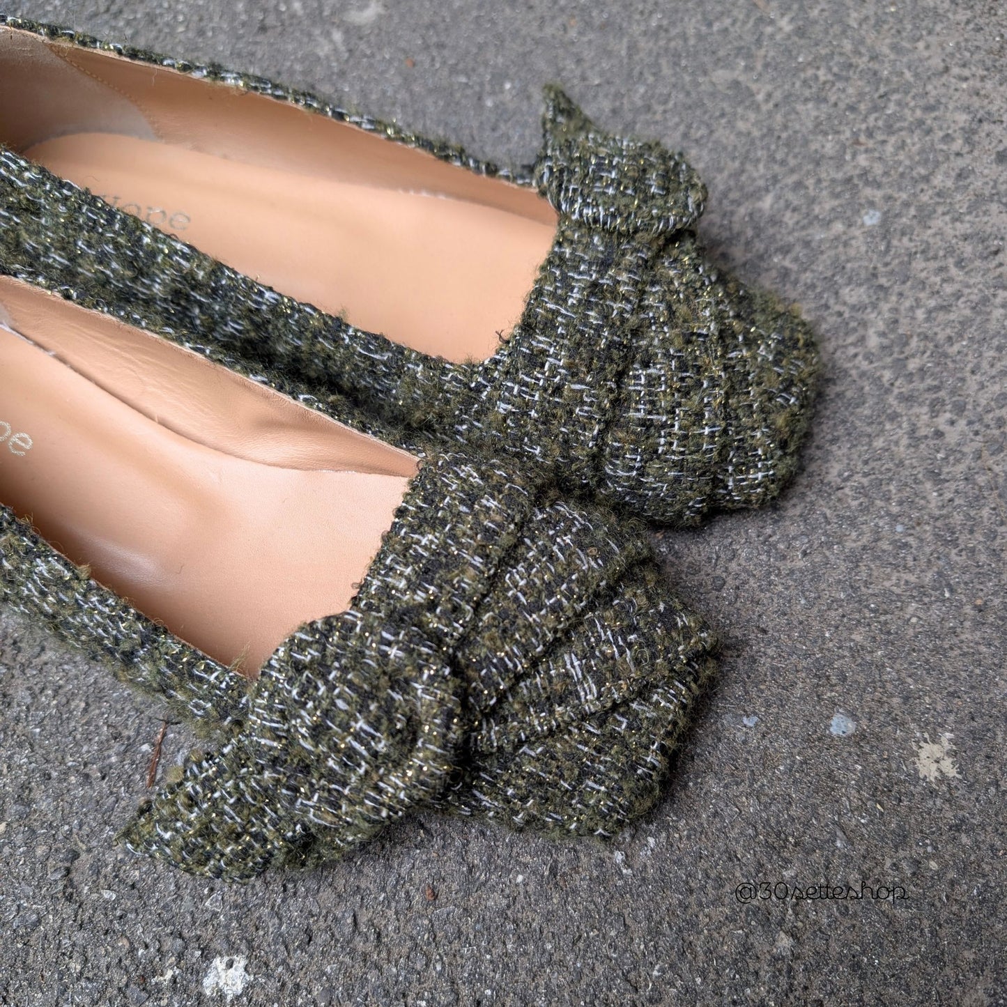 KIKO Ballerina punta quadra con fiocco e fibbia in lana verde