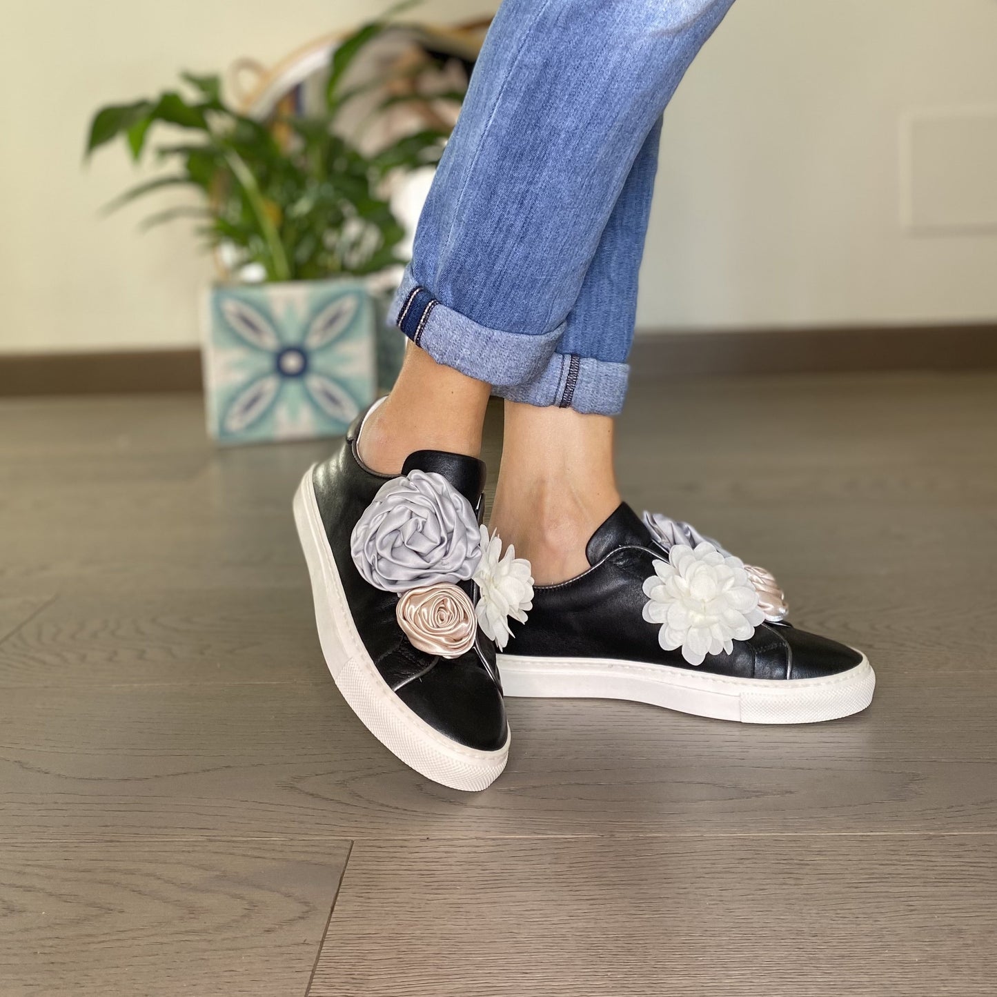 FIRST Nera Sneakers con Maxi Fiori