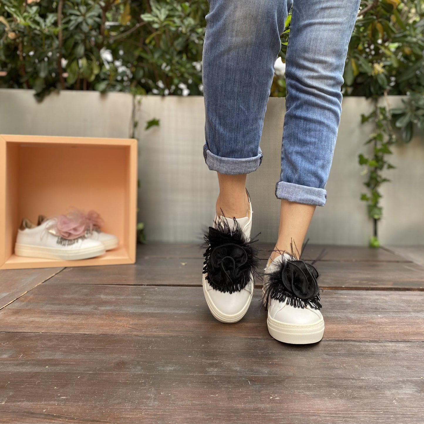 KAOS Sneakers con Fiori Neri