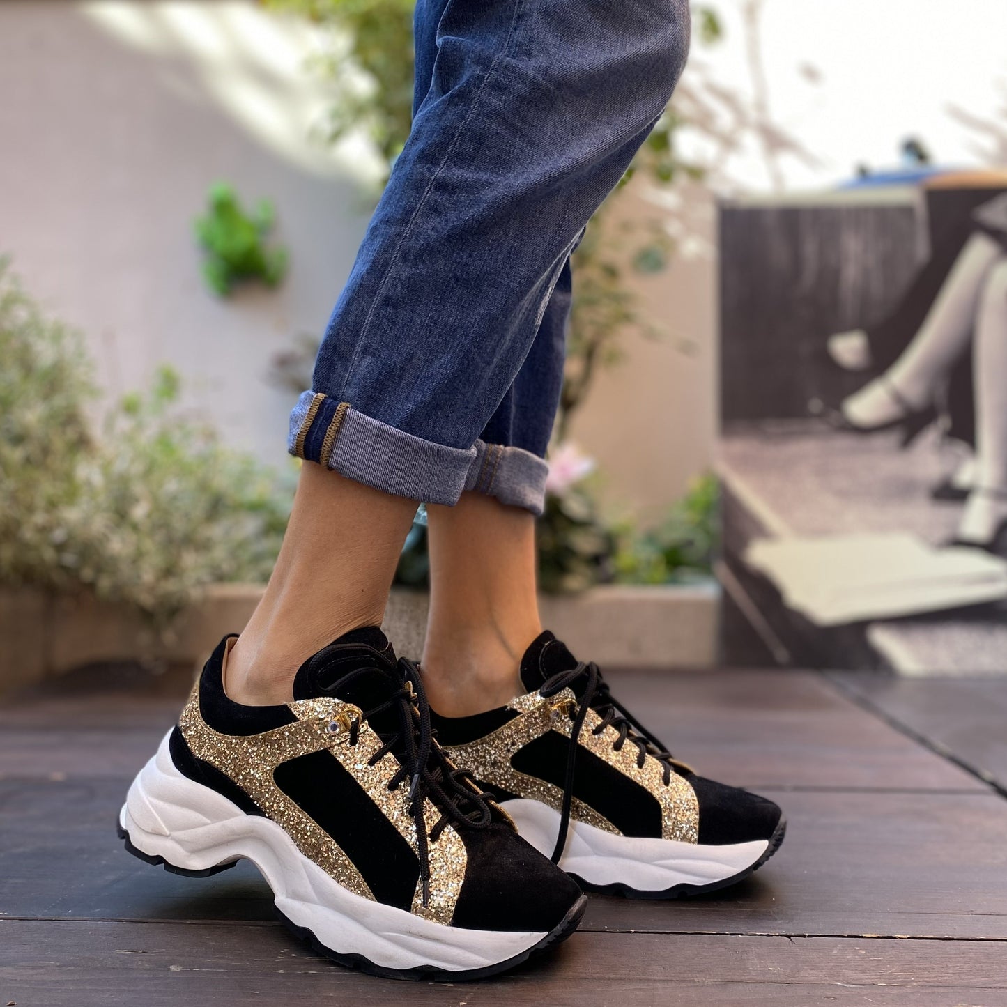 SPEEDY Chunky Sneakers con lacci in camoscio nero e glitter oro