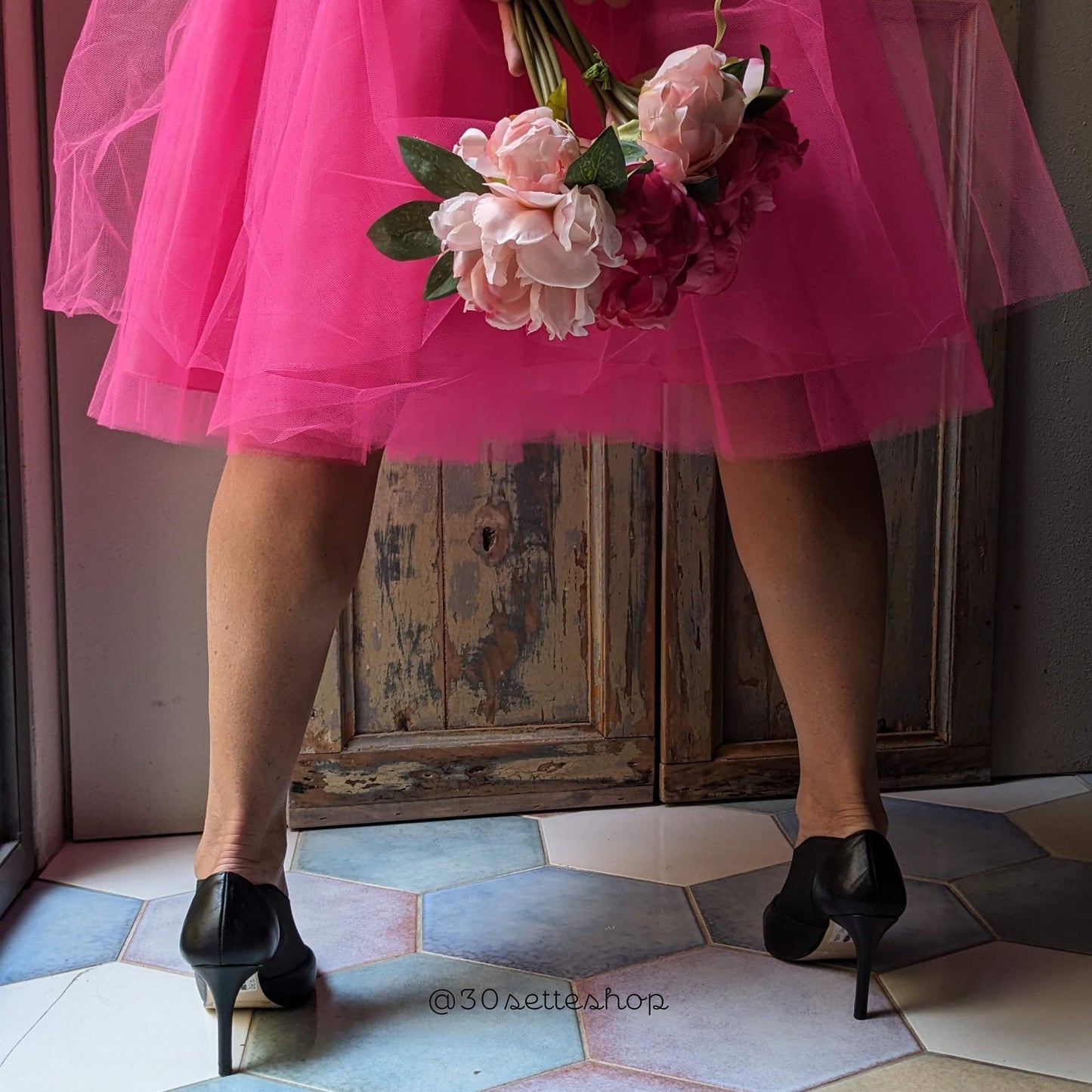 ALINA Décolleté a punta con elastico e tacco sottile di 70 mm in pelle nero