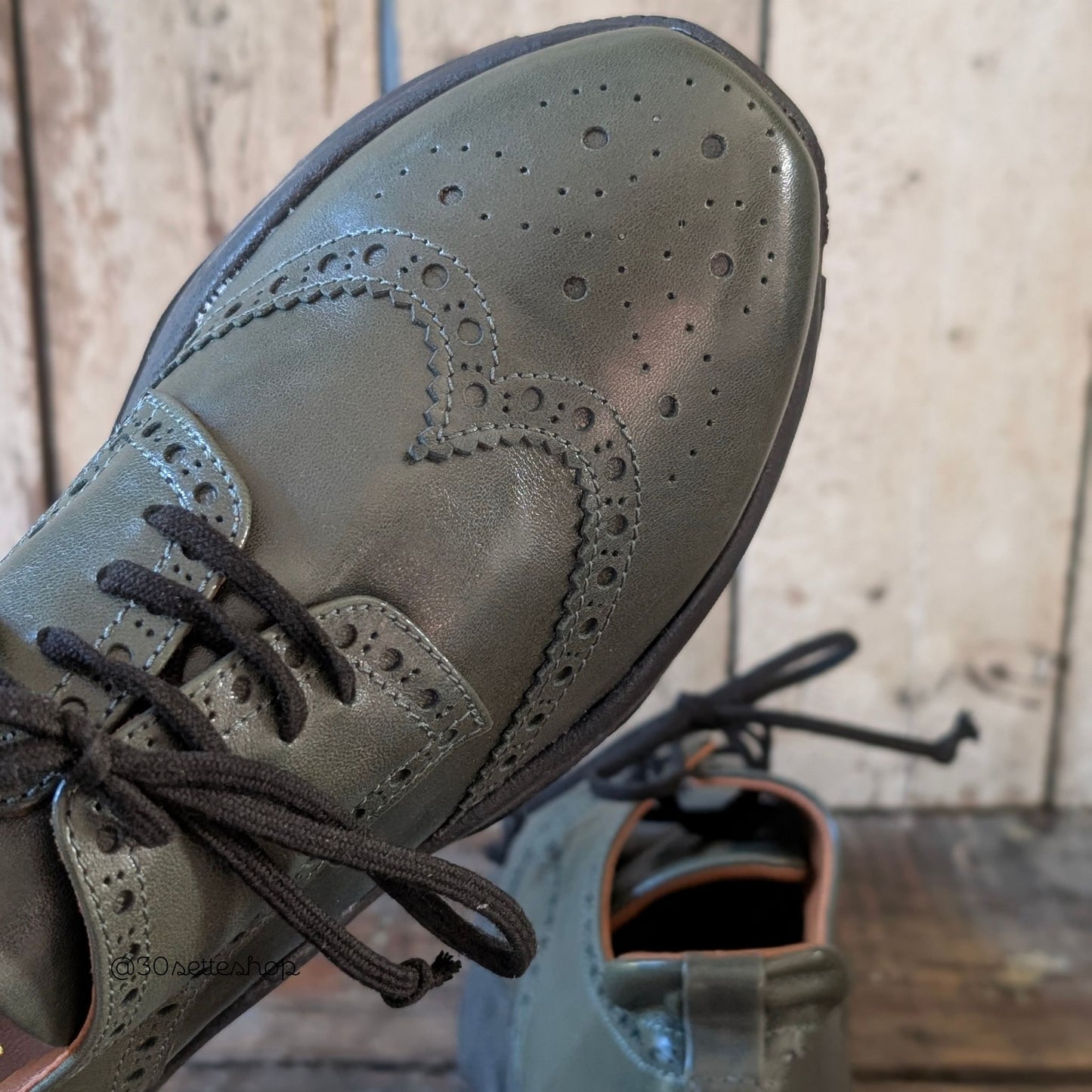 ANGELICA Sneakers da donna con punzonatura Brogue e suola chunky in nappa verde bottiglia