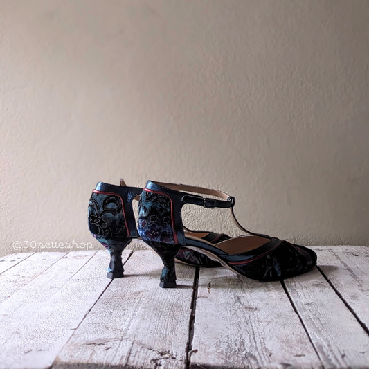 bianca-decollete-tango-velluto-ricamato-tacco-5cm-prodotto-artigianale