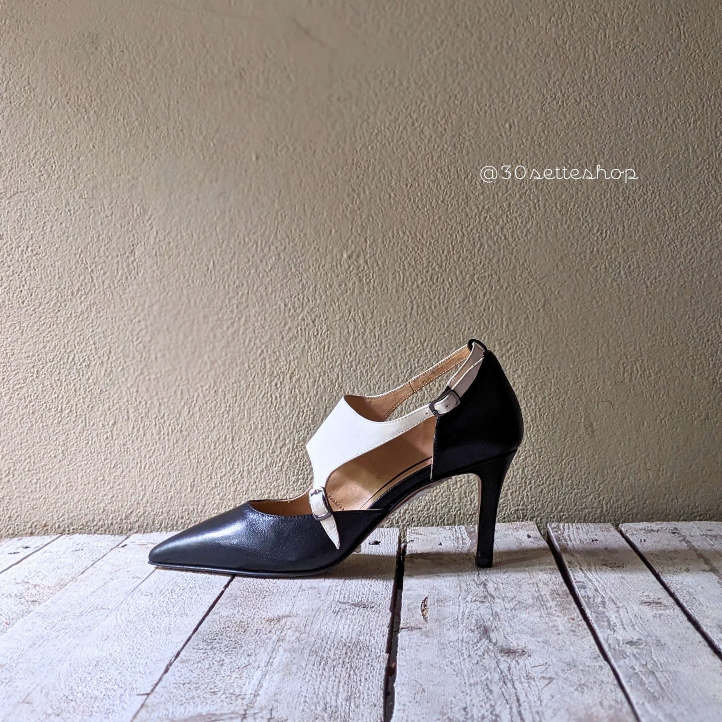 bonni-decollete-nappa-nero-bianco-asimmetrica-punta-sfilata-tacco-7cm-prodotto-artigianale
