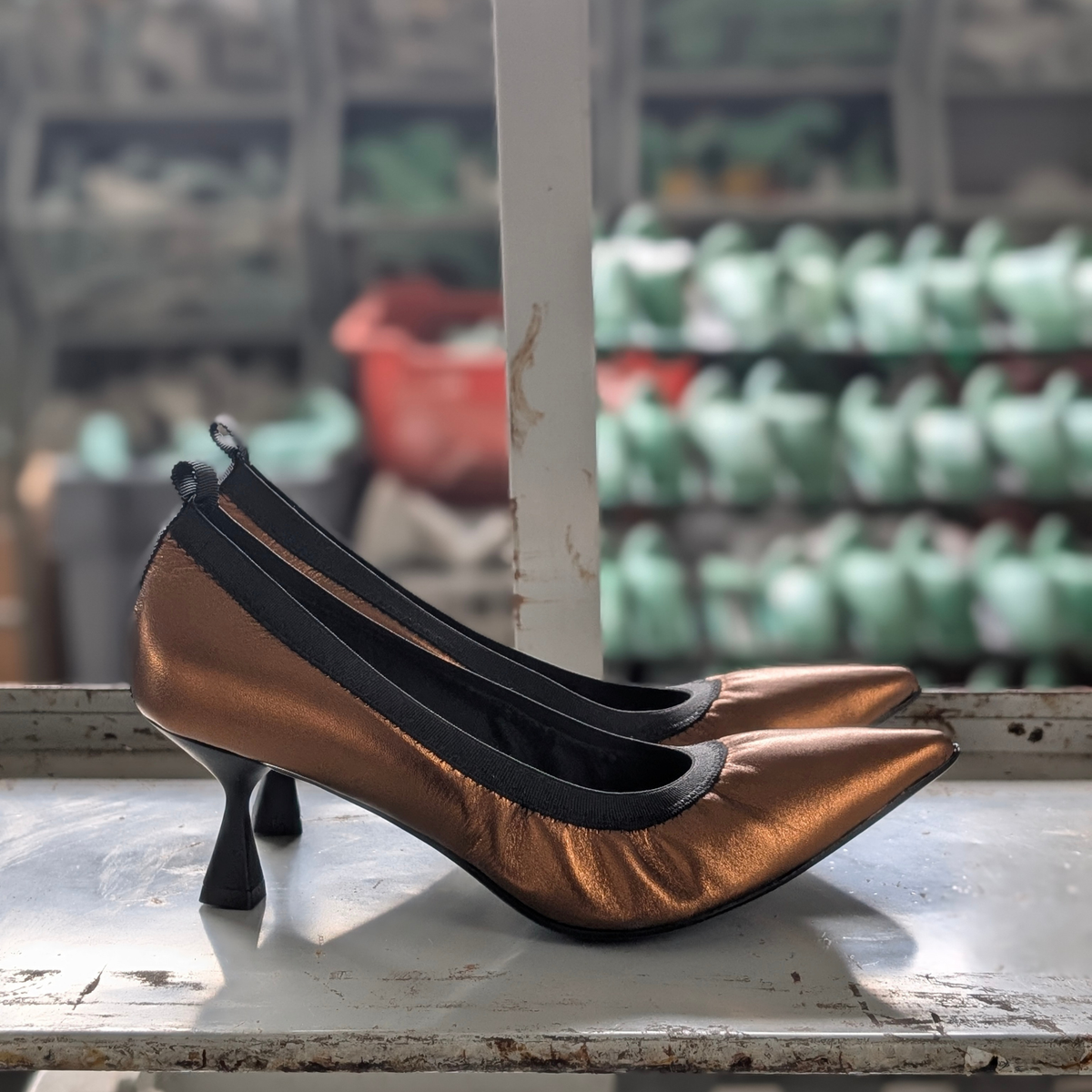 CHIARA Décolleté a punta con elastico tacco 50 mm in laminato rame