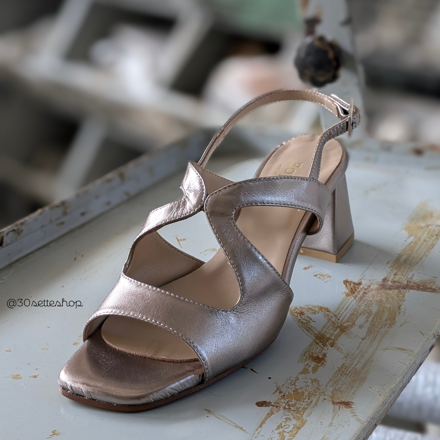 KEA Sandalo con tacco largo di 5 cm in nappa Laminato Beige