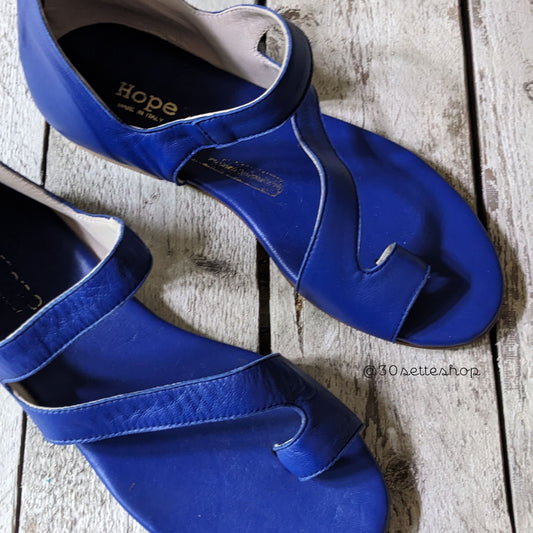 Sandalo flat ballerina infradito con tacco zeppa di 3 cm in morbida nappa bluette da cerimonia artigianale