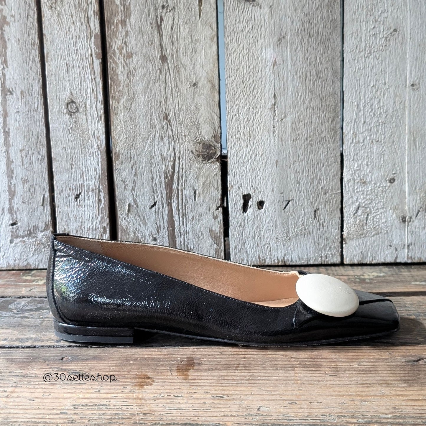 LEA Ballerina punta quadrata tacco di 1 cm in naplak nero e accessorio in naplak panna