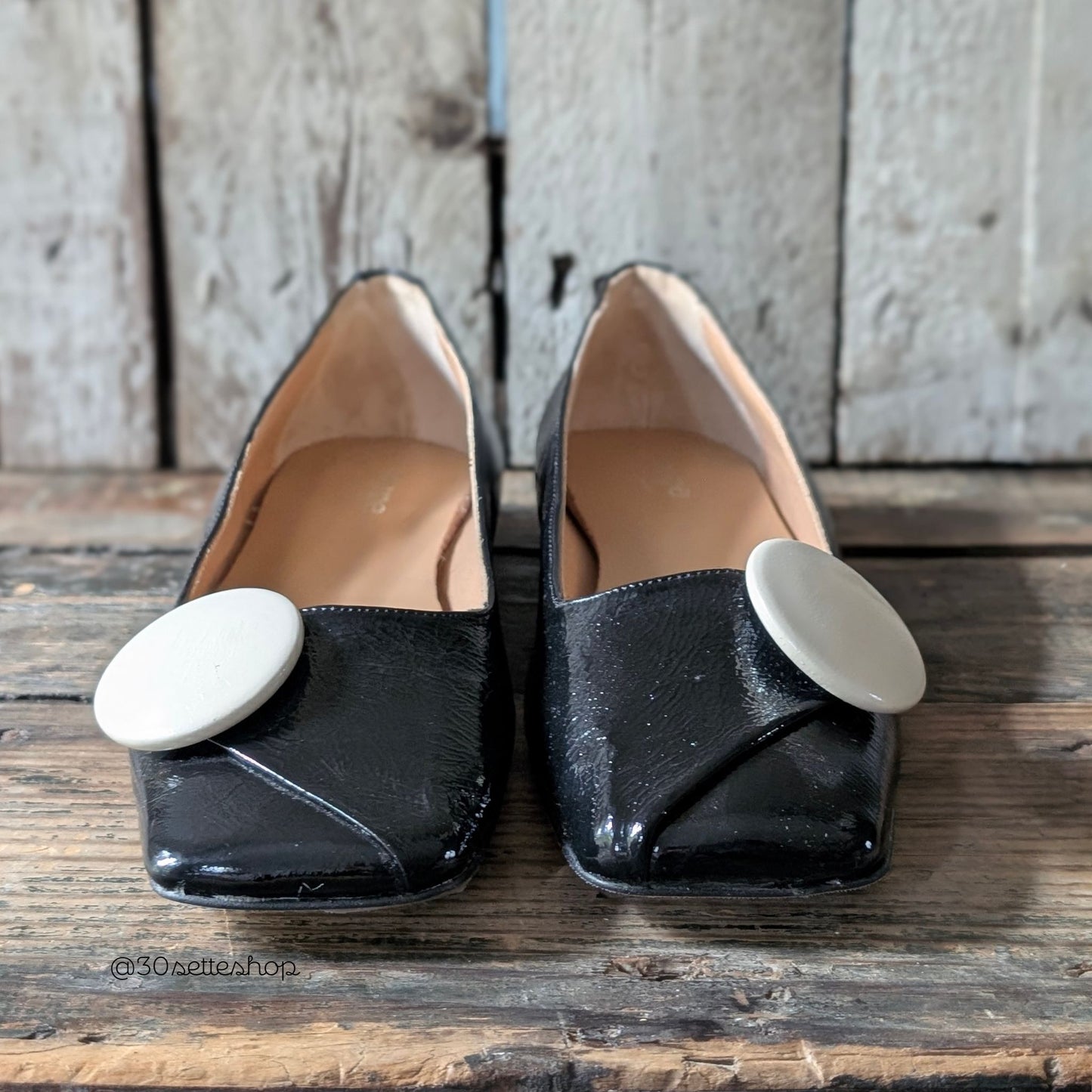 LEA Ballerina punta quadrata tacco di 1 cm in naplak nero e accessorio in naplak panna