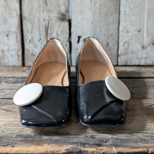 LEA Ballerina punta quadrata tacco di 1 cm in naplak nero e accessorio in naplak panna