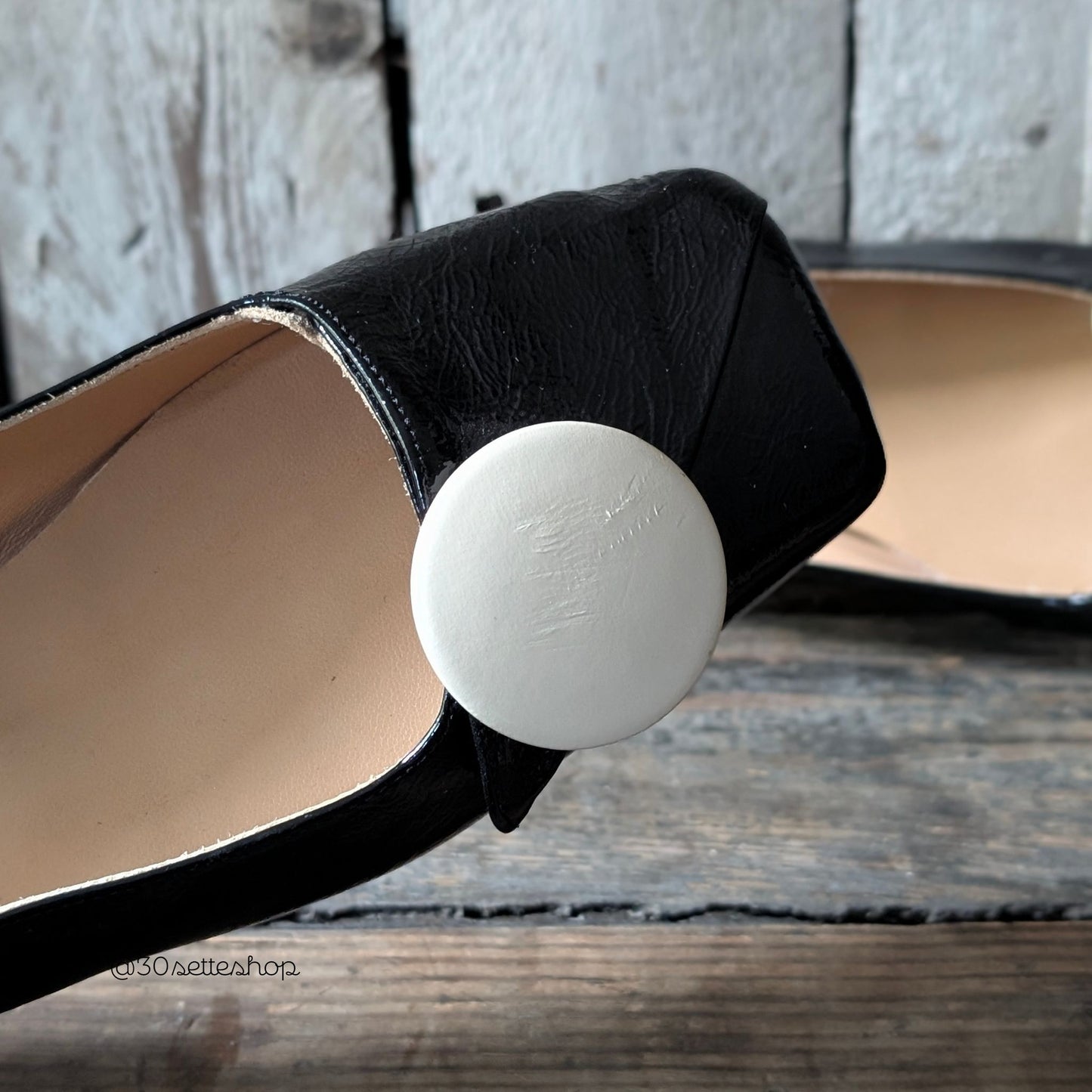 LEA Ballerina punta quadrata tacco di 1 cm in naplak nero e accessorio in naplak panna