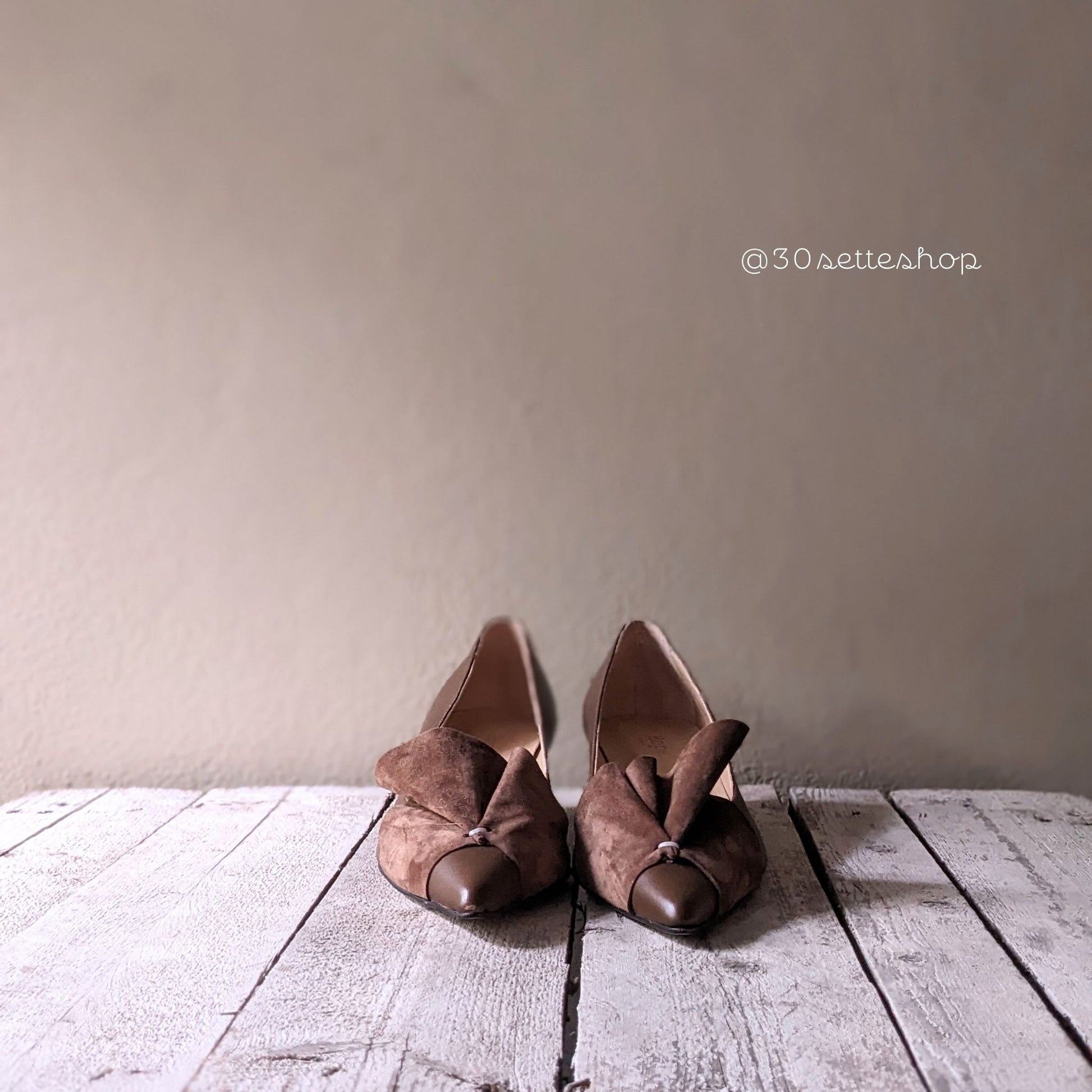 marta-bimateriale-decollete-kitten-rouches-nappa-camoscio-quercia-tacco-3cm-artgianale