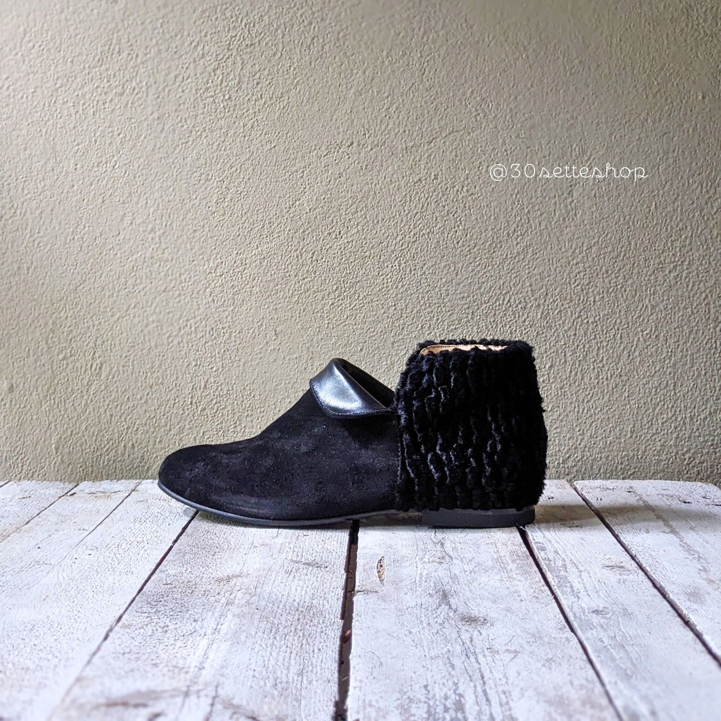 mirit-stivaletto-nero-flat-camoscio-eco-astrakan-nero-artgianale