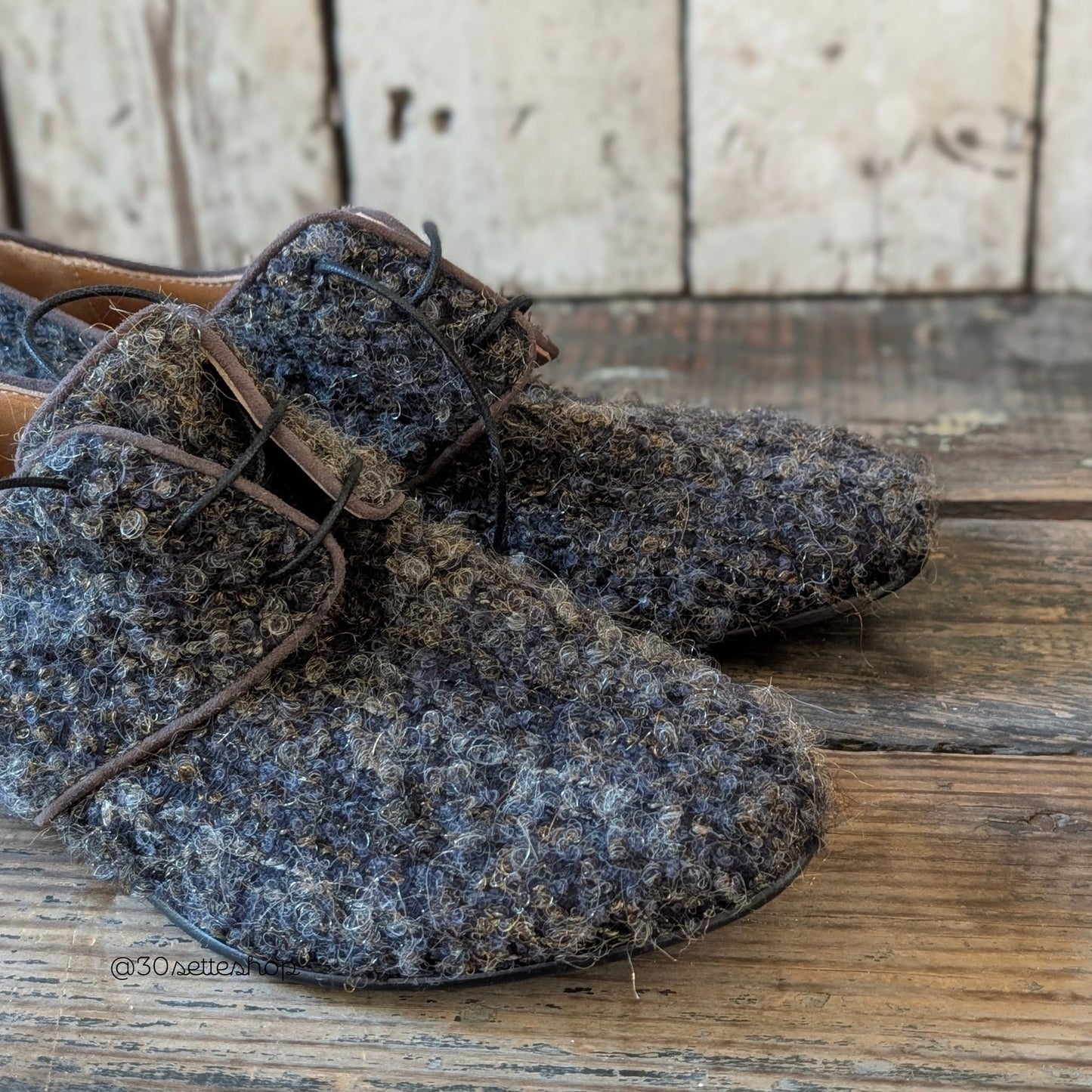 MIRANDA Scarpa bassa e stringata modello derby in tessuto bouclé lanoso grigio