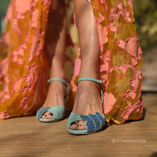 Sandalo da donna con il tacco in glitter azzurro e pelle azzurra