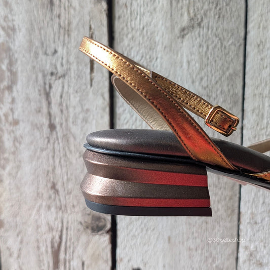 PENNY Sandalo imbottito infradito con tacco basso e largo di 3cm in nappa testa di moro e laminato bronzo