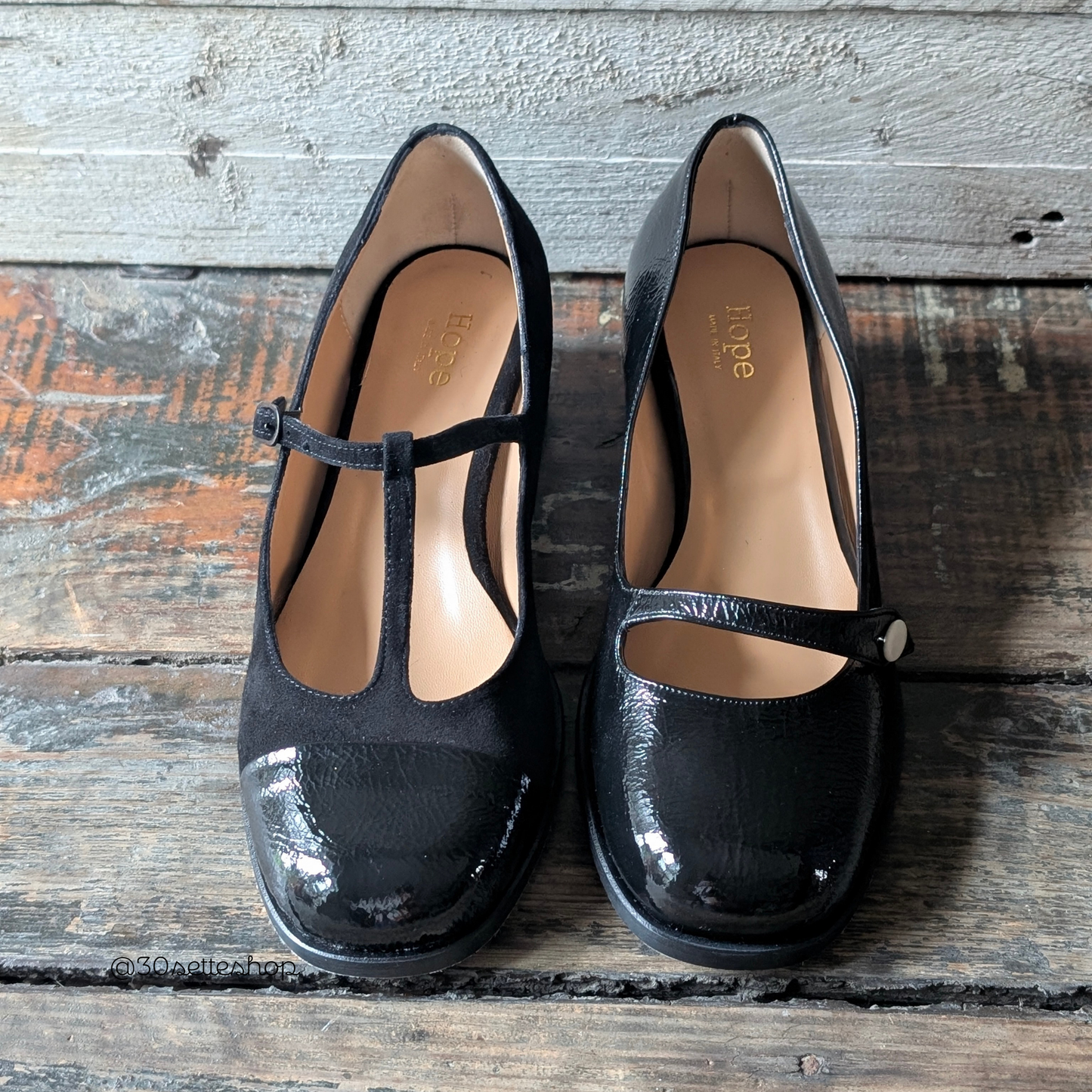 EDDA Scarpa t-bar con puntale e tacco largo di 3 cm in naplak e camoscio nero