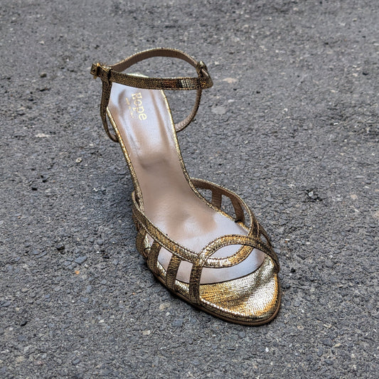 tina sandalo a listini in pelle laminata oro stampa lizard con tacco di 7 cm produzione artigianale da cerimonia