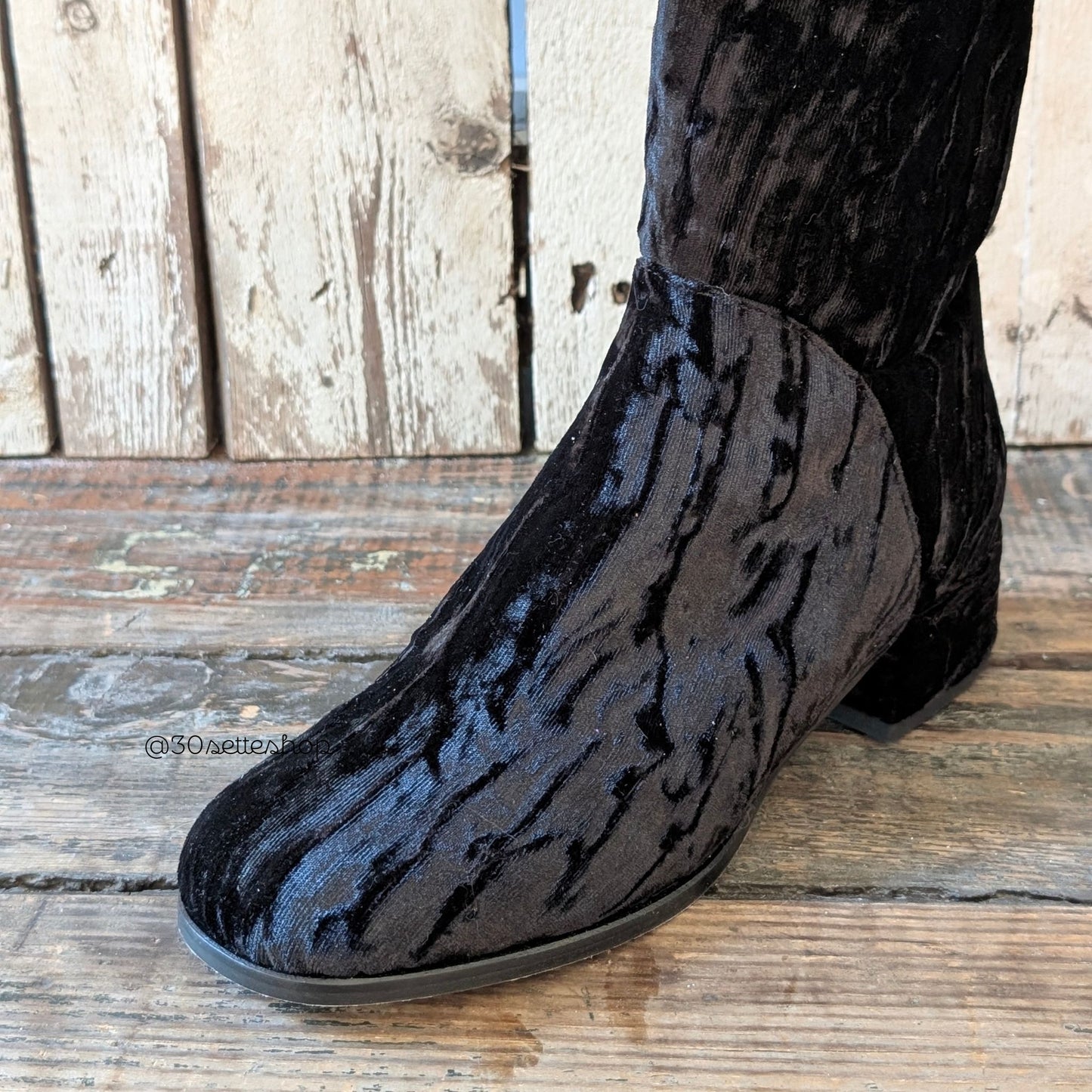 KATE Mezzo stivale con tacco basso di 30 mm in velluto stropicciato nero