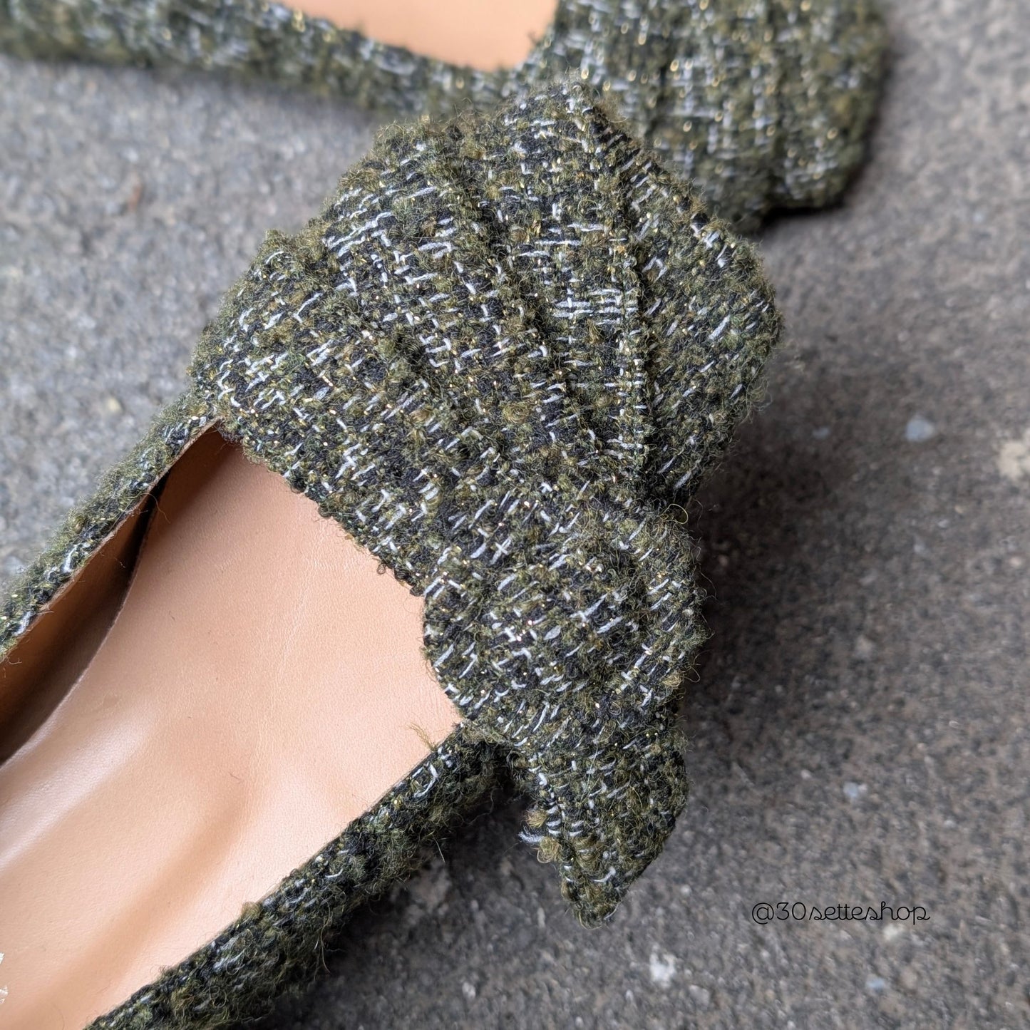 KIKO Ballerina punta quadra con fiocco e fibbia in lana verde