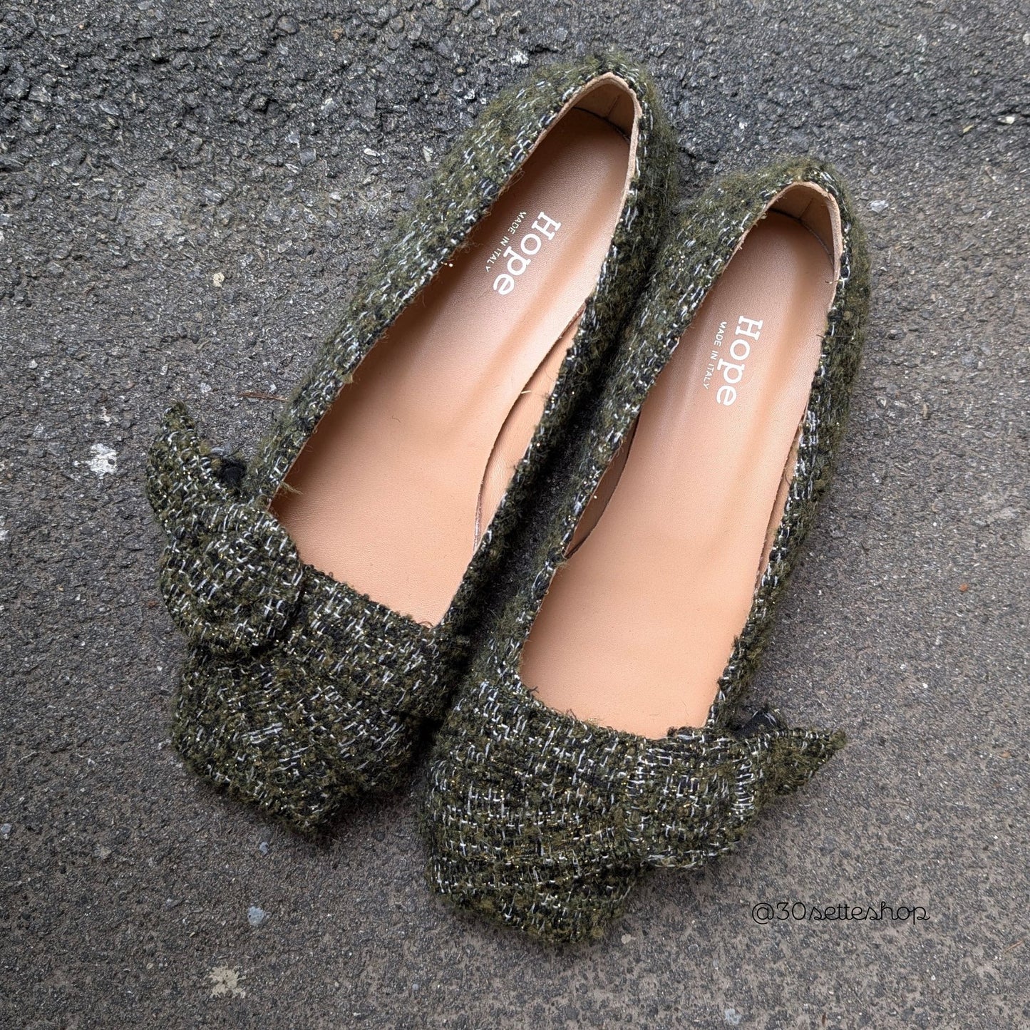 KIKO Ballerina punta quadra con fiocco e fibbia in lana verde