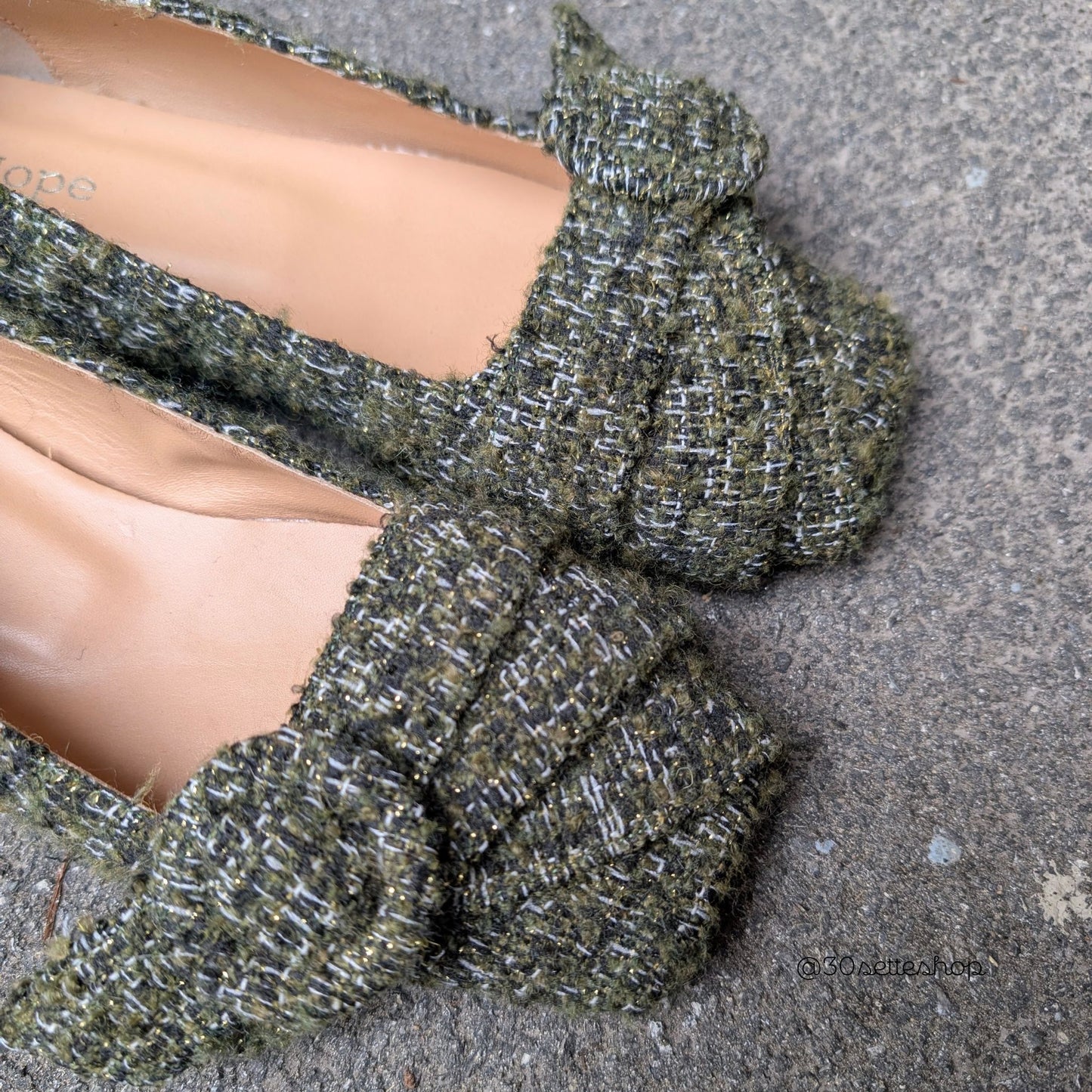 KIKO Ballerina punta quadra con fiocco e fibbia in lana verde