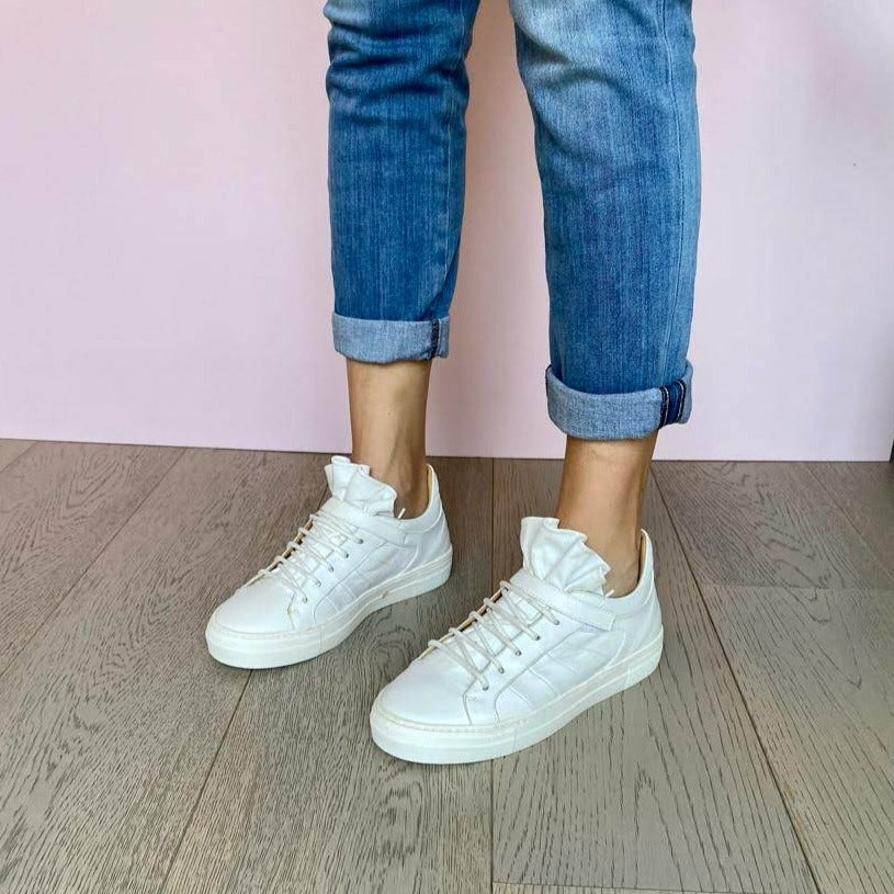FUNNY Bianca Sneakers con rouches