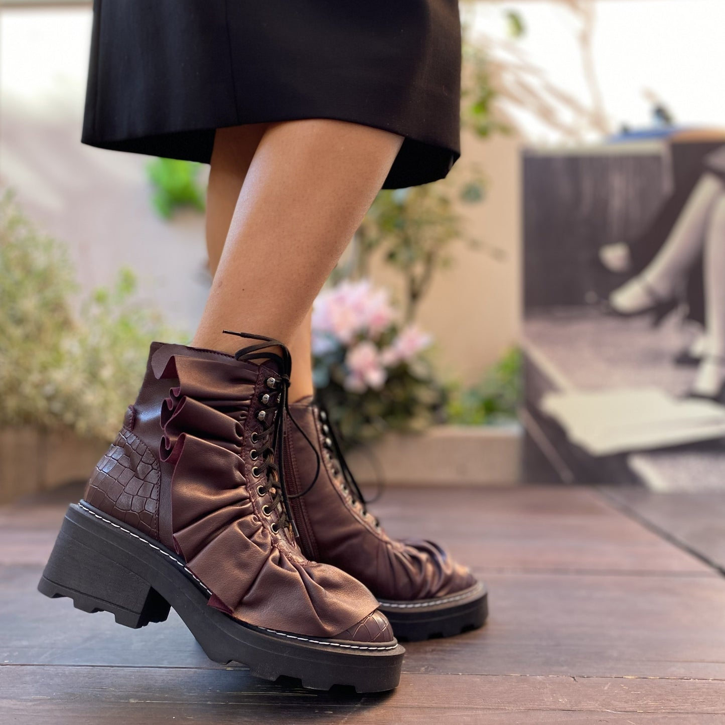 GIADA Stivaletto stringato anfibio da donna con maxi rouches in nappa bordeaux