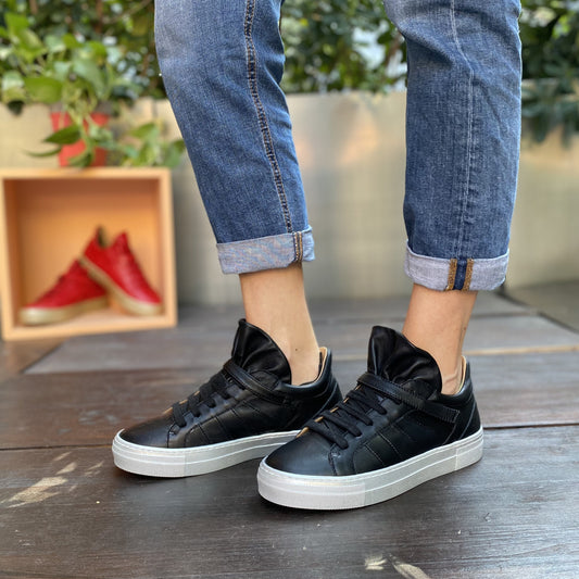 FUNNY Nera Sneakers con rouches
