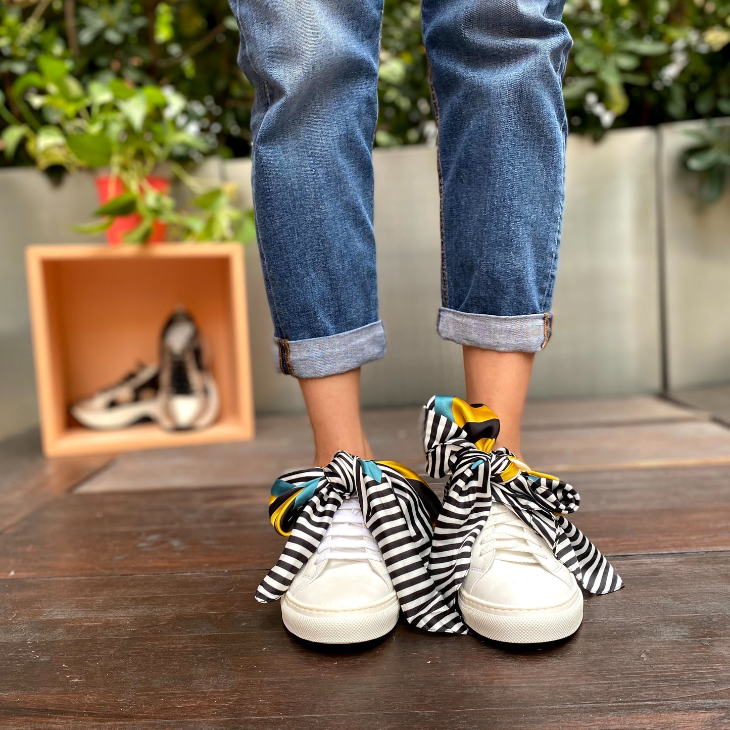 KAORI Bianca Sneakers con Foulard