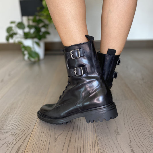 BETTA Stivaletto stringato anfibio da donna con cerniera interna, doppia fibbia suola carrarmato con tacco 30 mm in pelle nero