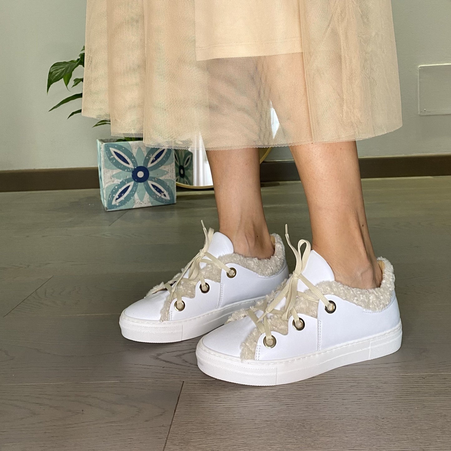 GLOW Bianca Sneakers