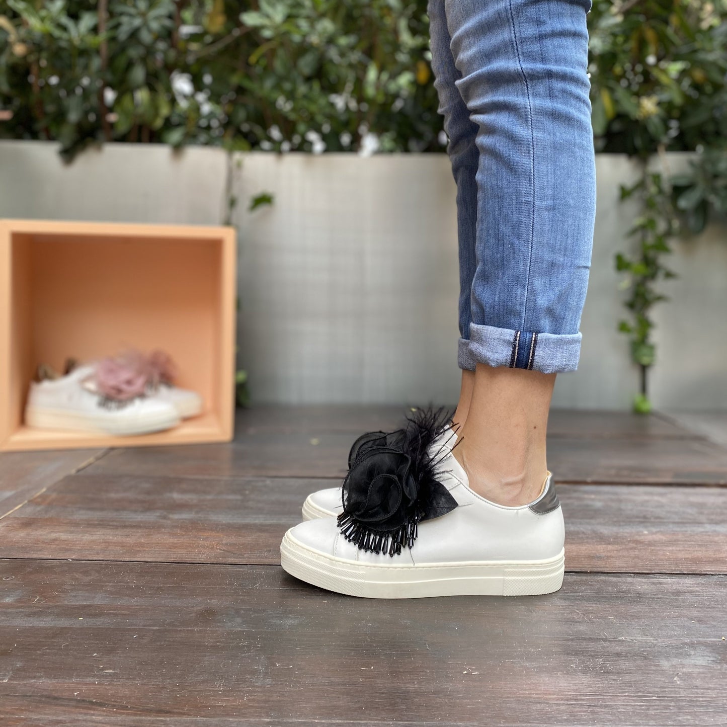 KAOS Sneakers con Fiori Neri