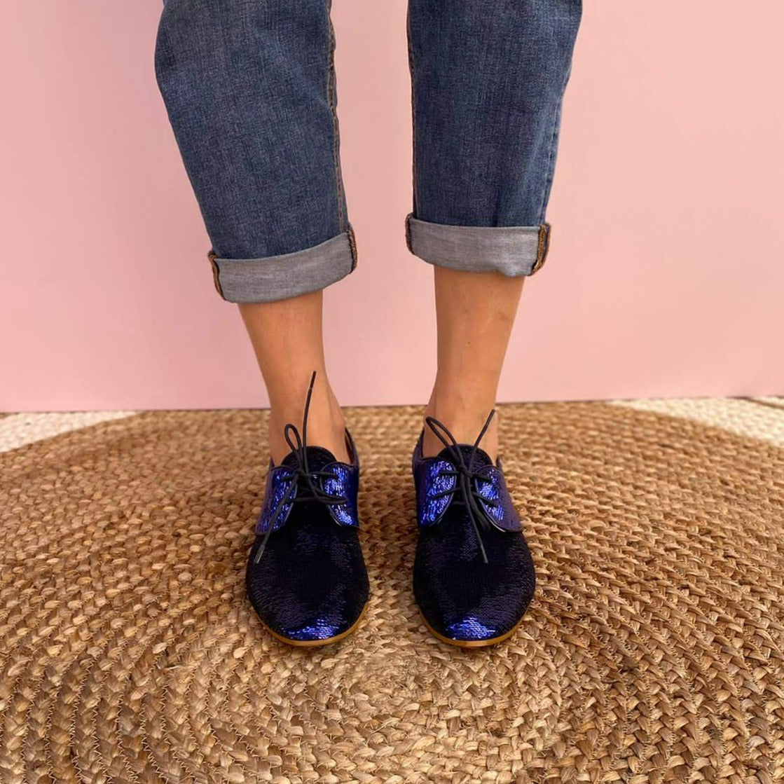 miranda-pantofola-scarpa bassa derby- tessuto micro paillettes blu  con zeppa di 3 cm da cerimonia artigianale mannish style