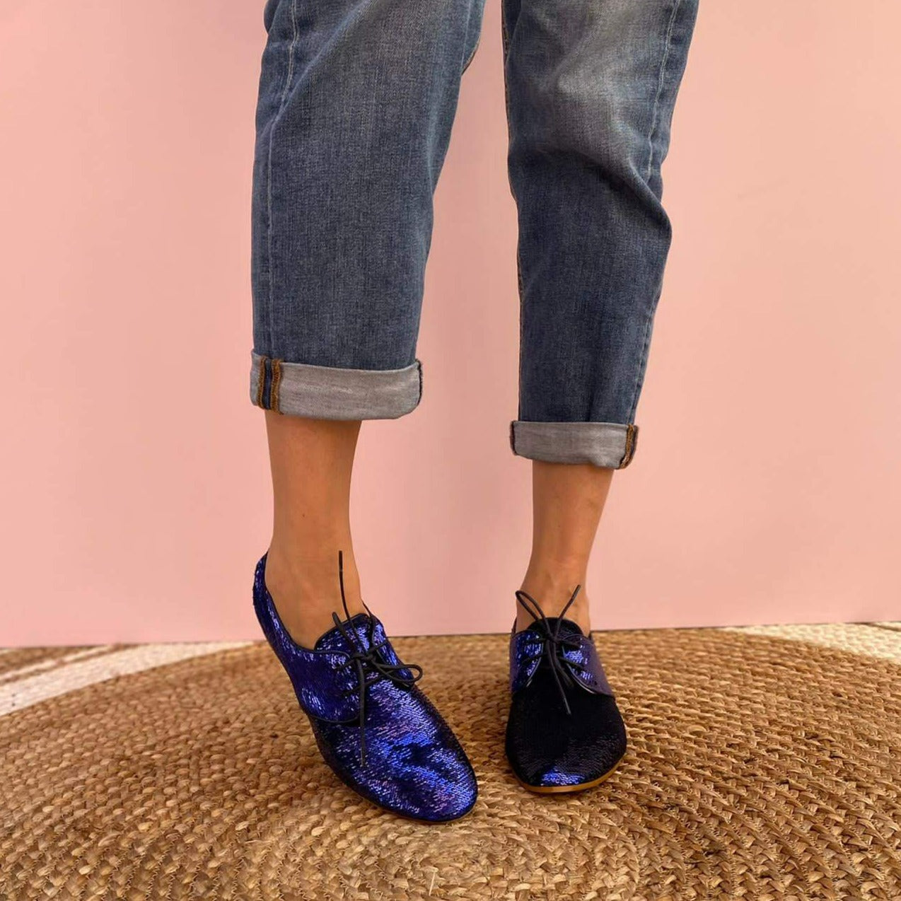 miranda-pantofola-scarpa bassa derby- tessuto micro paillettes blu  con zeppa di 3 cm da cerimonia artigianale mannish style