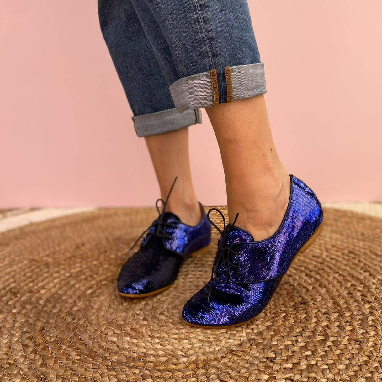 miranda-pantofola-scarpa bassa derby- tessuto micro paillettes blu  con zeppa di 3 cm da cerimonia artigianale mannish style