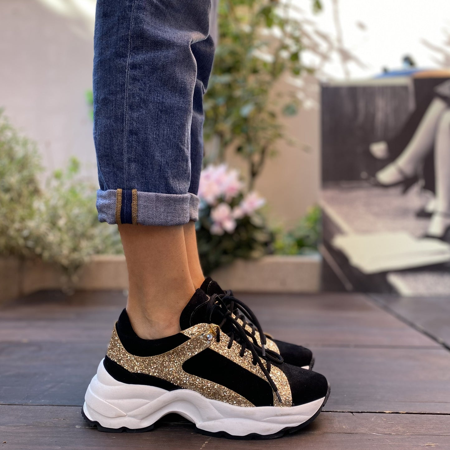 SPEEDY Chunky Sneakers con lacci in camoscio nero e glitter oro