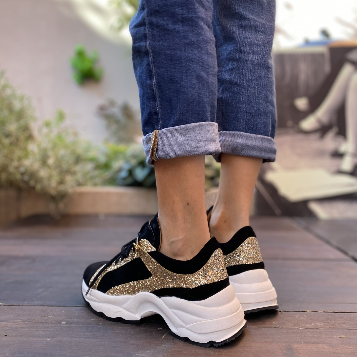 SPEEDY Chunky Sneakers con lacci in camoscio nero e glitter oro